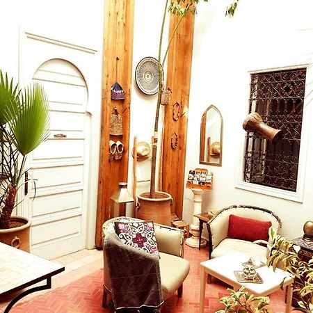 Riad Laly Tourisme Eclaire Le Bijou De La Medina مراكش المظهر الخارجي الصورة