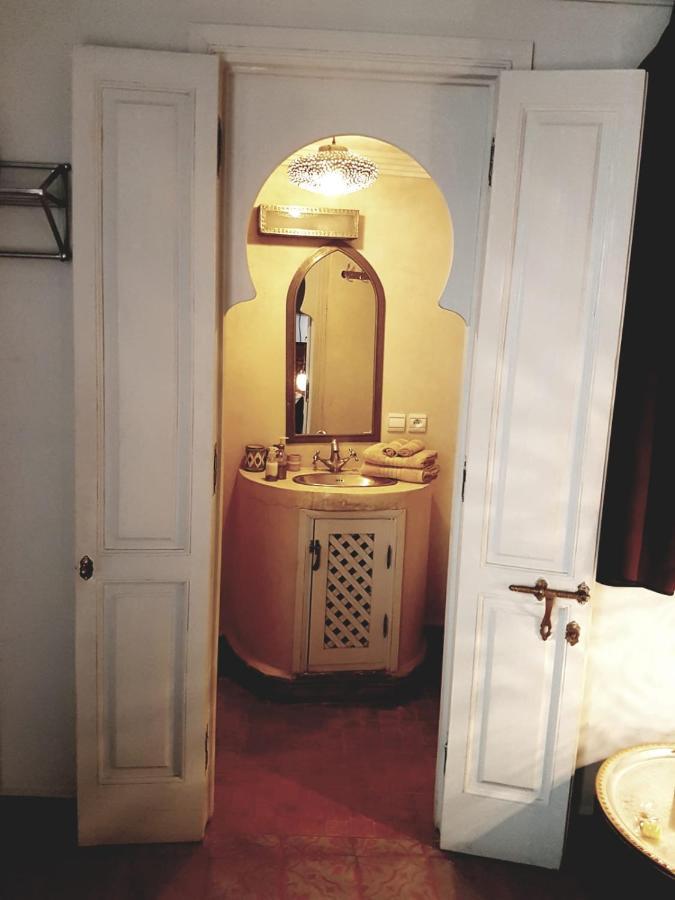 Riad Laly Tourisme Eclaire Le Bijou De La Medina مراكش المظهر الخارجي الصورة