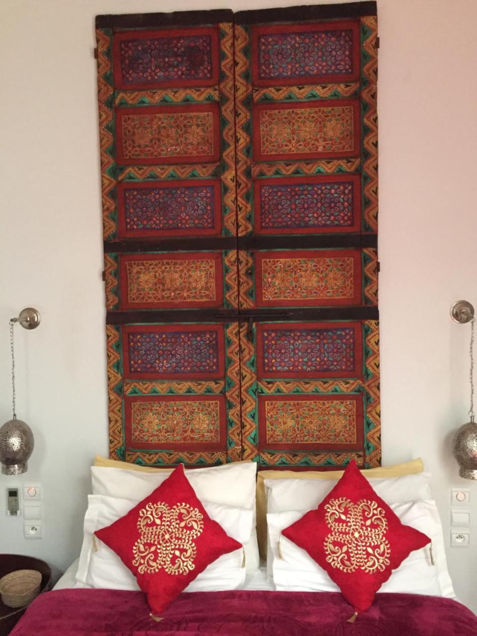 Riad Laly Tourisme Eclaire Le Bijou De La Medina مراكش المظهر الخارجي الصورة